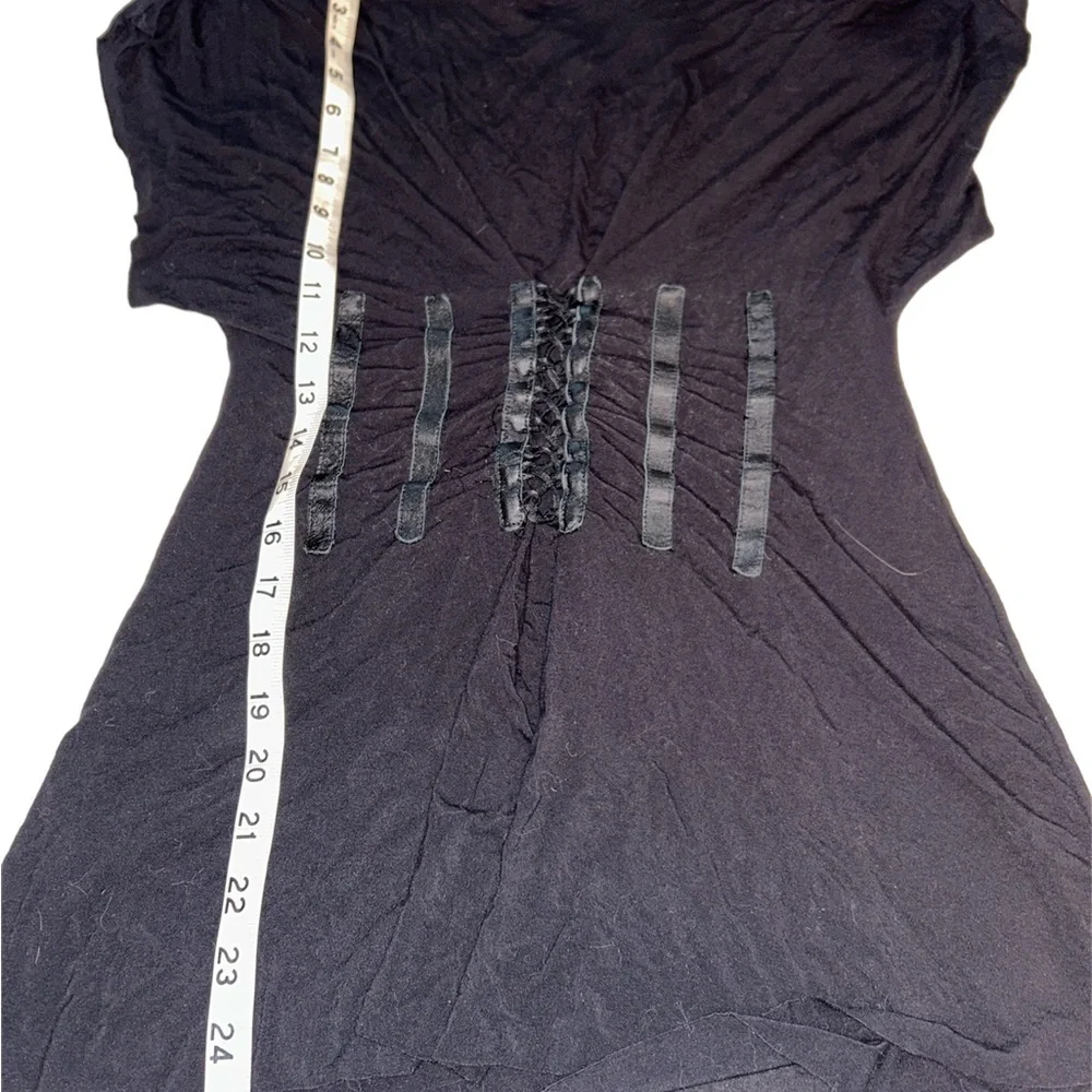 Sexy yet classy bodice detail top sz sm - Picture 7 of 16